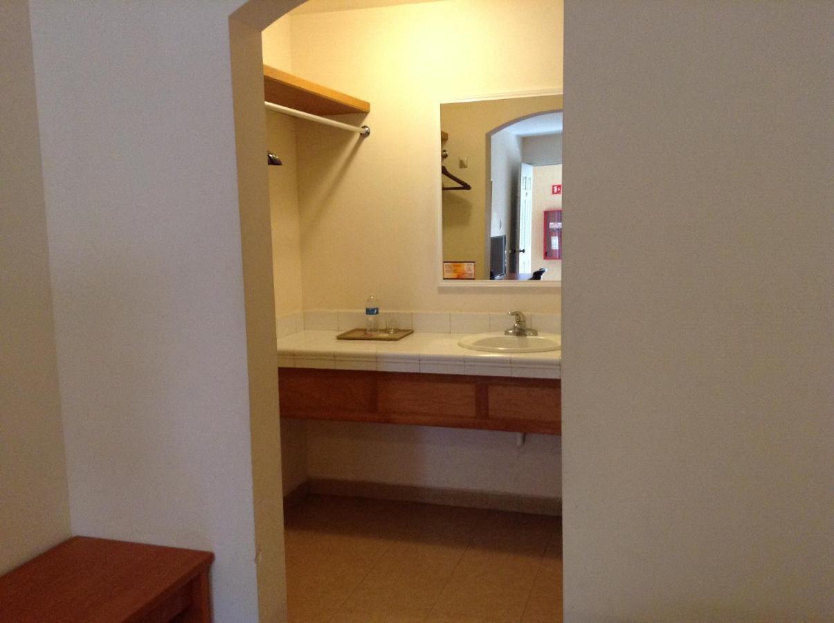 Hotel Del Sol Guaymas Zimmer foto